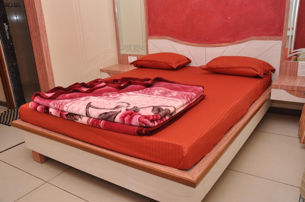 Raval Bunglow Otel Panchgani Oda fotoğraf