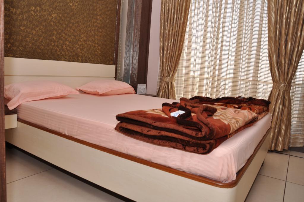Raval Bunglow Otel Panchgani Dış mekan fotoğraf